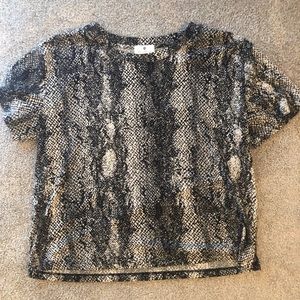 Socialite. Snake print.